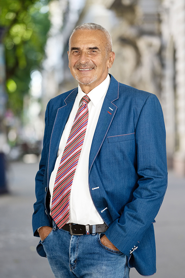 Dr. István József Schein